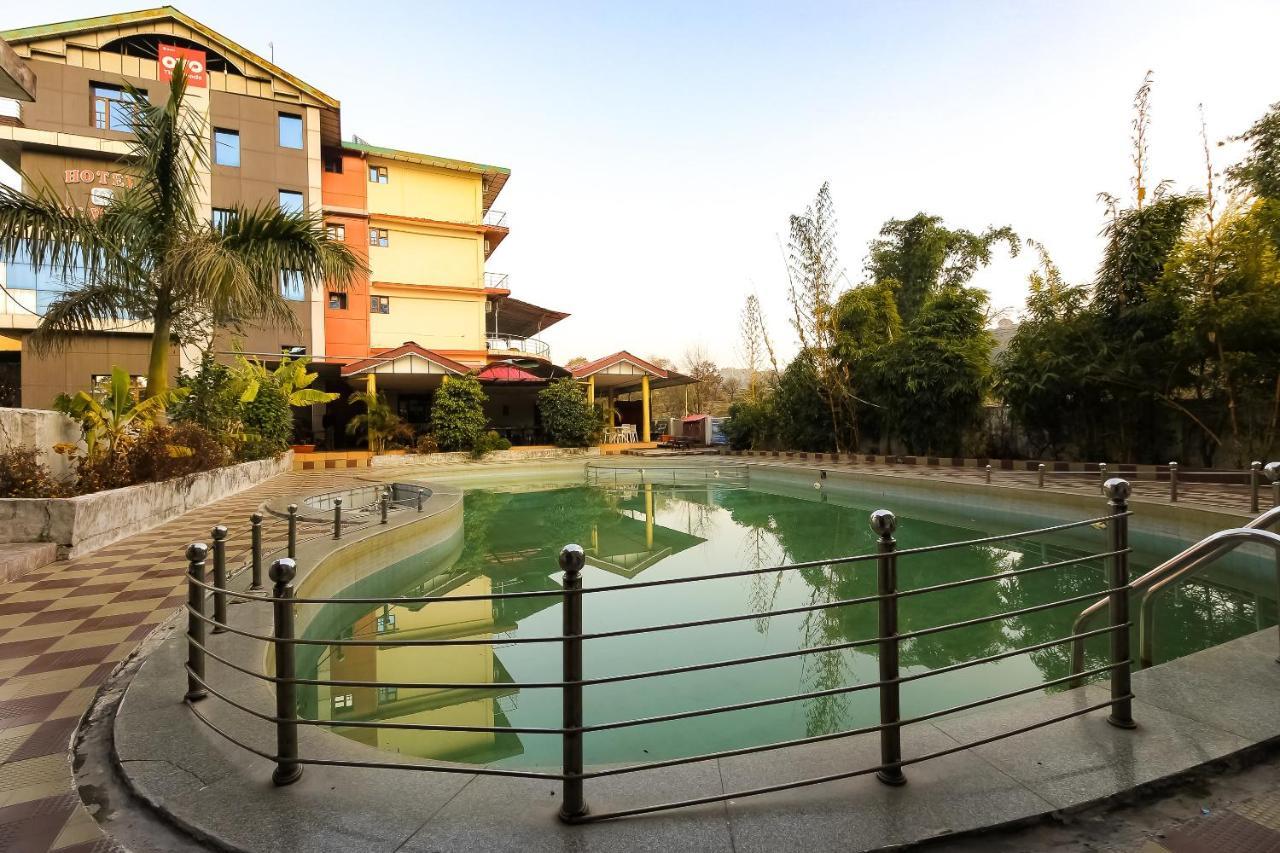 Oyo 8367 Hotel The Woodz Pālampur Exterior photo
